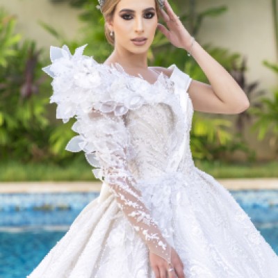 MELANIE REACHE